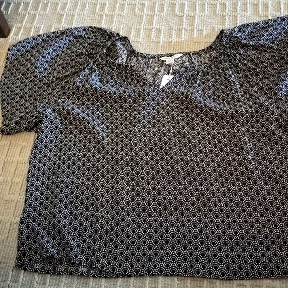 NEW TOMMY BAHAMA top.  Black and white. Size large.